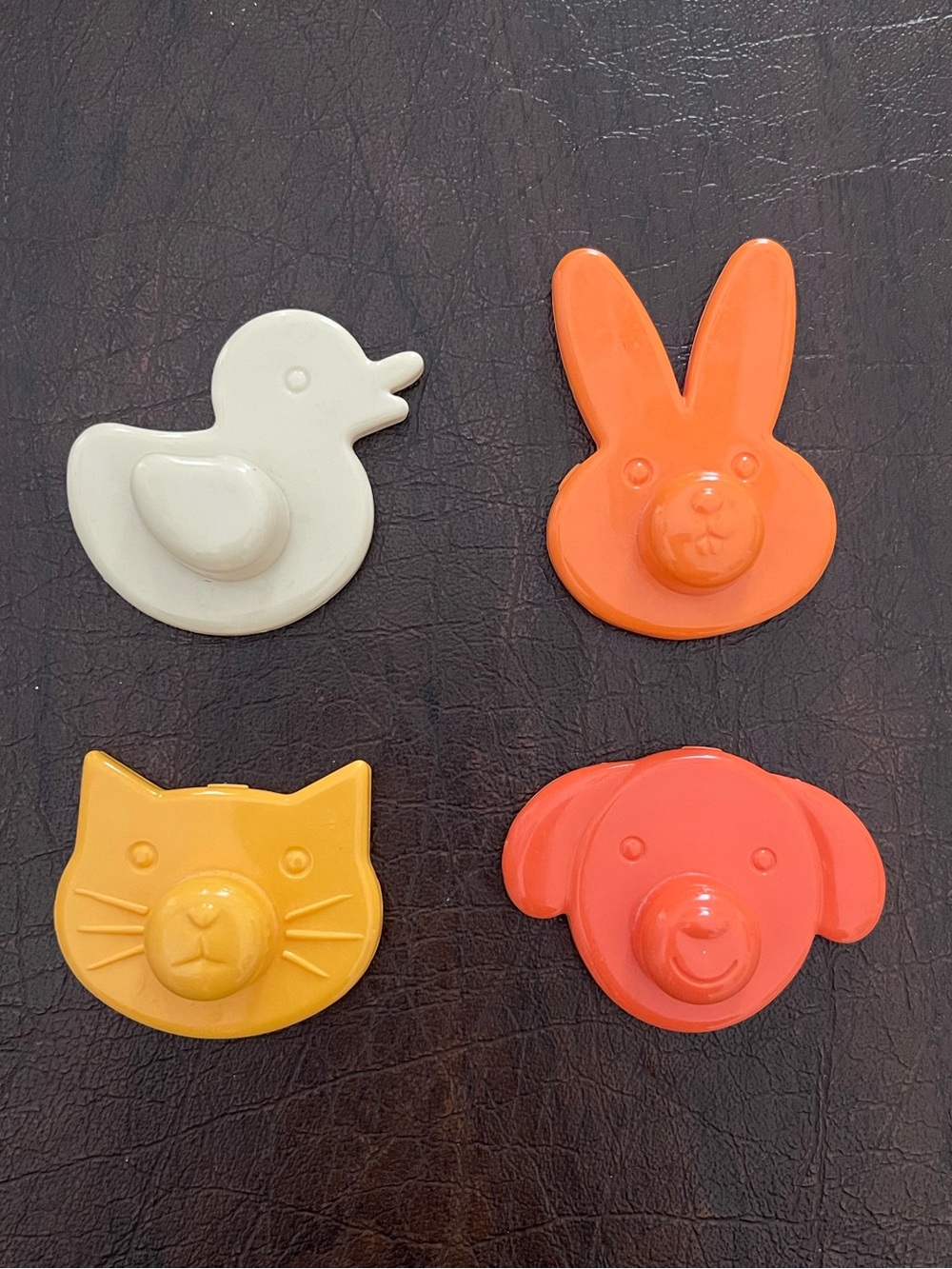 B. Toys Animal Magnets - Set of 4